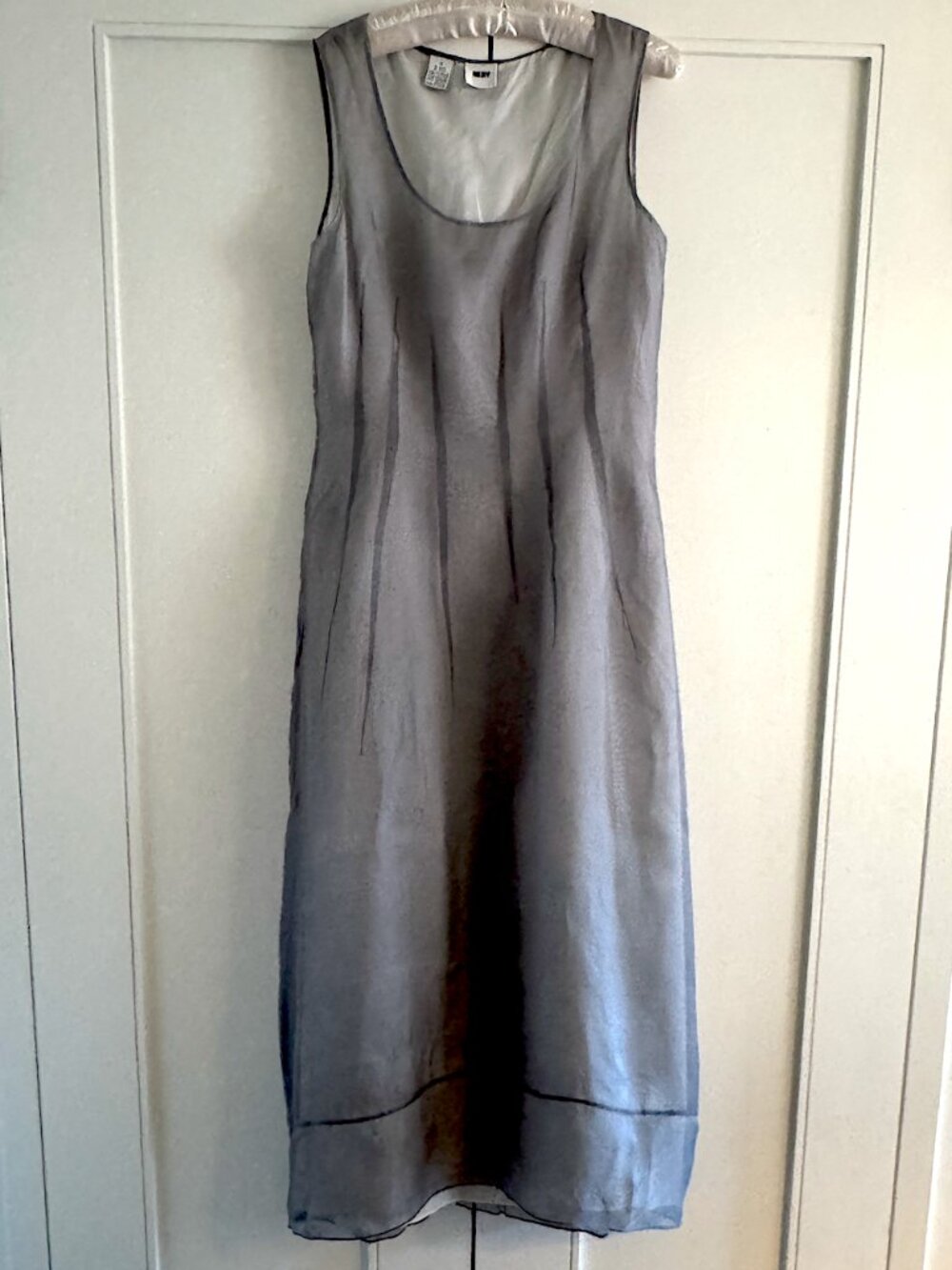 DKNY Grey and cream silk ankle lenth dress.  Beautiful perfect for a wedding!